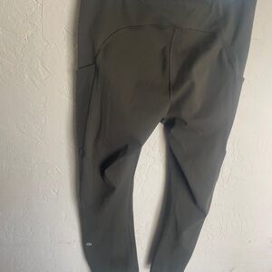 Lululemon speed up crop 21”